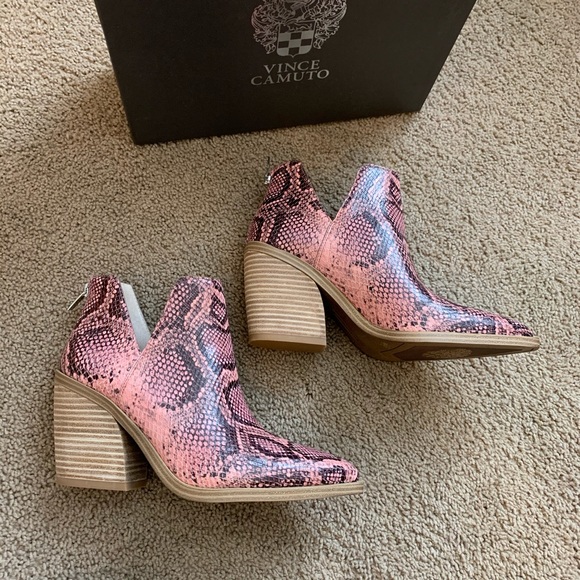 LAST 6 Vince Camuto Gigietta Snakeskin Emboss Boot - Picture 11 of 12